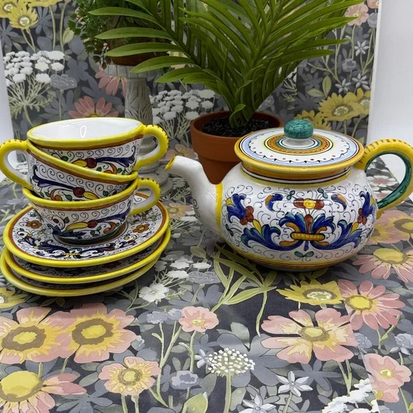 ⭐️7 piece Deruta Pottery teapot and saucer set